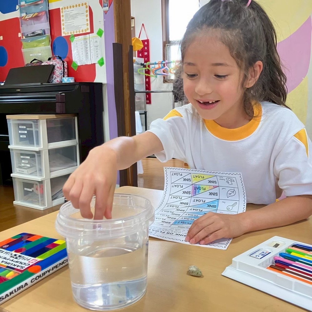 A sink-or-float science activity