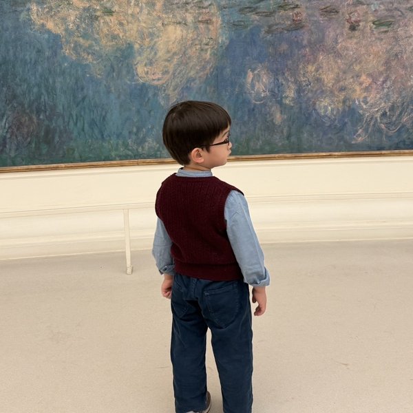 卒園生（美術館で絵画を鑑賞する様子）