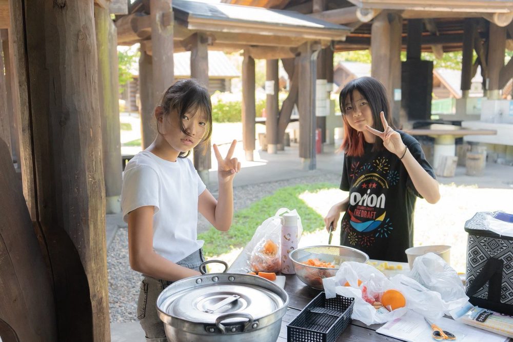 サマースクール:野菜を切ってクッキングに挑戦
