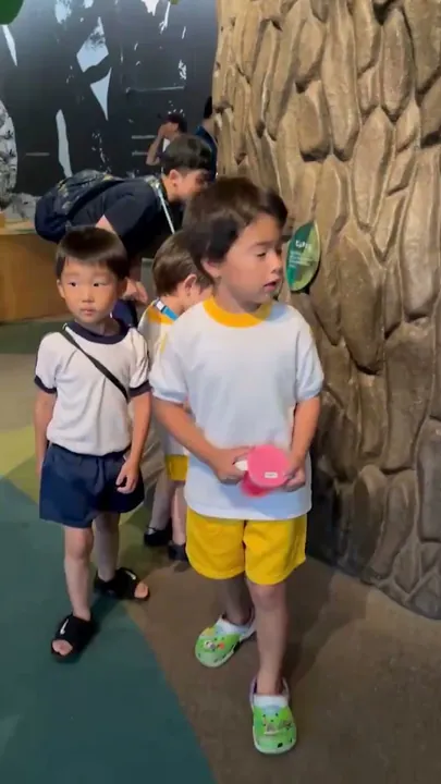 じゃぶじゃぶ池で水あそび